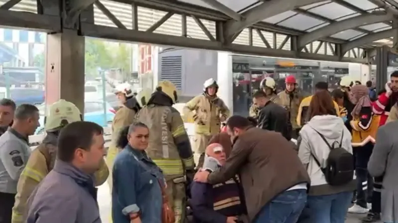 İstanbul'da Metrobüs Kazası: Yaralılar Var! Son Durum Ne?