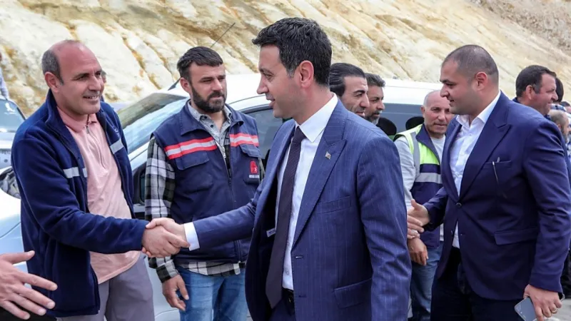 İrfan Önal'dan 1 Mayıs Coşkusu: Emekçilerle Şantiyede Bayram!