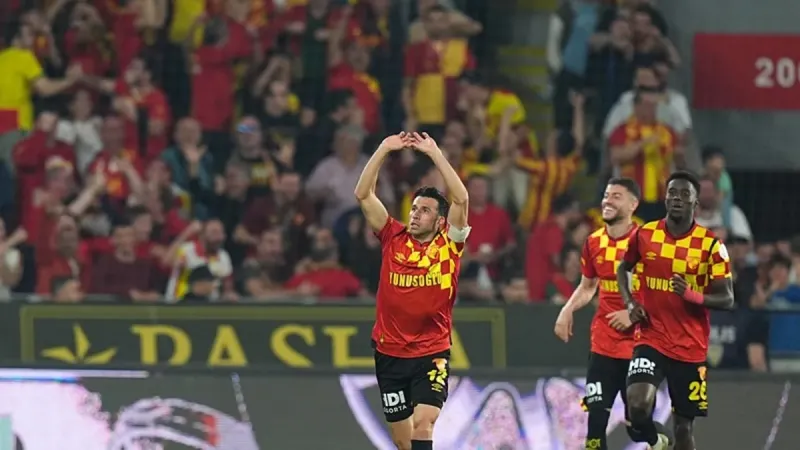 İsmail Köybaşı'ndan Muhteşem Gol! Kariyerinin Zirvesi mi?