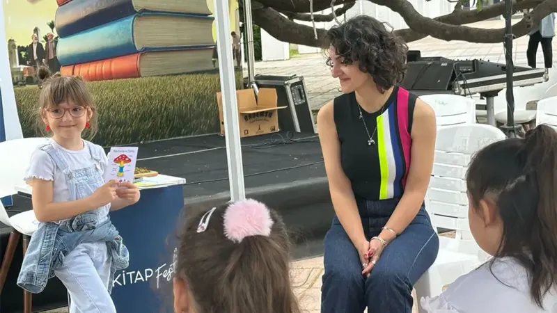 Mantarın Dansı: İzmir Kitap Fuarı'nda Çocuklarla Buluştu!