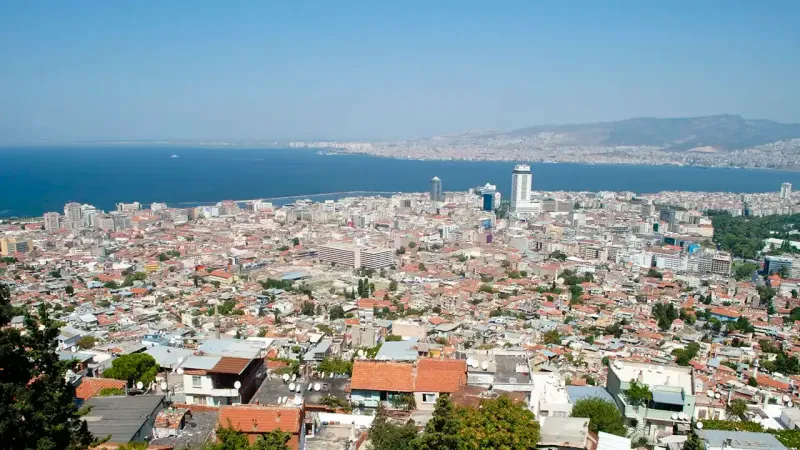 İzmir Alarm Veriyor! 200 Bin Bina Acilen Kontrol Edilmeli