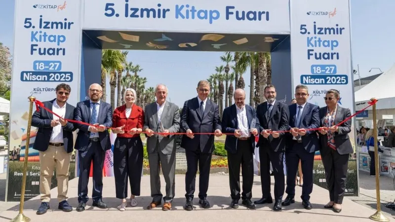 İzmir Kitap Fuarı Coşkusu Başladı! Tugay'dan Gençlere İlham Veren Sözler