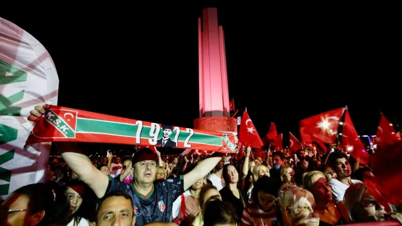 İzmir'de 19 Mayıs Coşkusu: Karşıyaka Gençlik Festivali Başlıyor!
