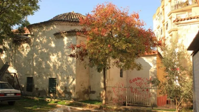 İzmir'in Sırrı: Mühürlü Sultan Türbesi'nin Gizemli Hikayesi!