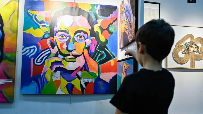 İzmir'de Sanat Şöleni! 8000'den Fazla Eser Görücüye Çıktı!