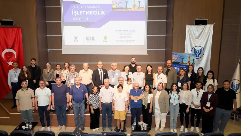 İzmir'de İşletmecilik Kongresi: Akademi ve Sanayi Buluştu!