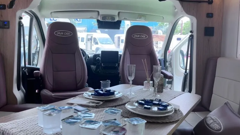 İzmir'de Şok Eden Karavan Fuarı! AVM Otoparkında Neler Oldu?