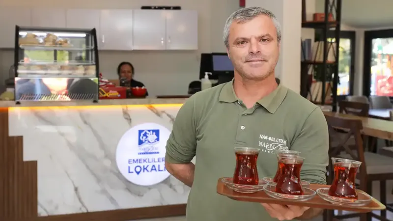 İzmir'de 5 TL'ye Çay Keyfi! En Ucuz Kafe Nerede?