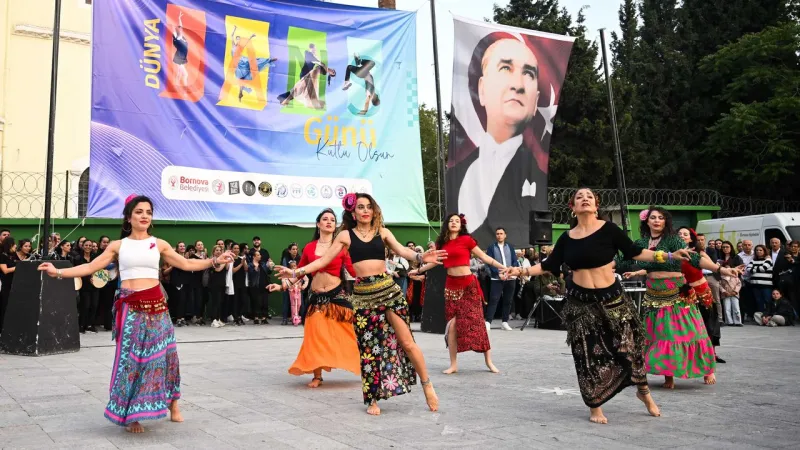İzmir'de Dans Şöleni! Dünya Dans Günü Kutlamaları Coşturdu