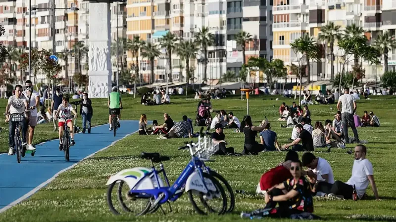 İzmir'de Gençlerin Kabusu! Yüzde 42'si Haykırdı: En Büyük Sorun...