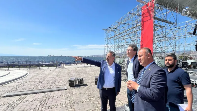 19 Mayıs'ta İzmir Gündoğdu'da Neler Olacak? Tarihi Mitinge Geri Sayım!