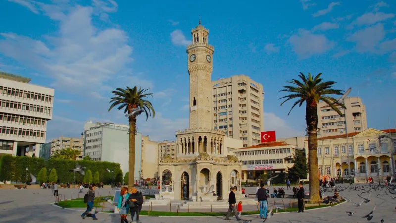 İzmir'e Dikkat! Hava Durumu Alarm Veriyor: Yağmur Geliyor!
