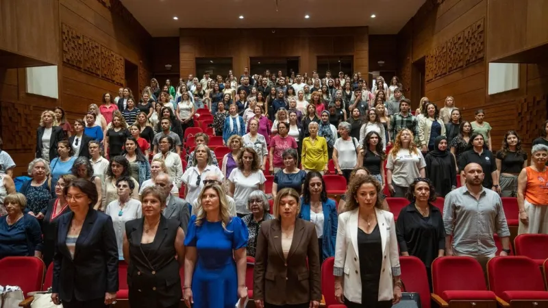 İzmir'de Hemşireler Haftası Coşkusu: Dönüşüm Sempozyumu!