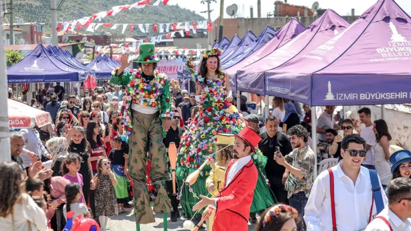 İzmir Hıdırellez Festivaliyle Coştu! Bu Eğlence Kaçmazdı!