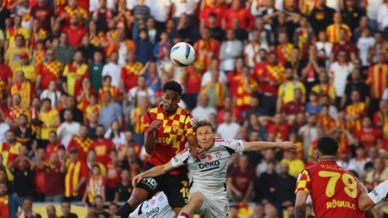 Göztepe Beşiktaş Maçı Berabere! İzmir'de Gol Düellosu Sonucu Şok Etti