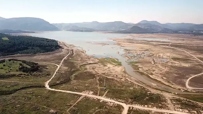 İzmir Susuz Kalıyor! Çözüm Manisa'dan mı Gelecek?