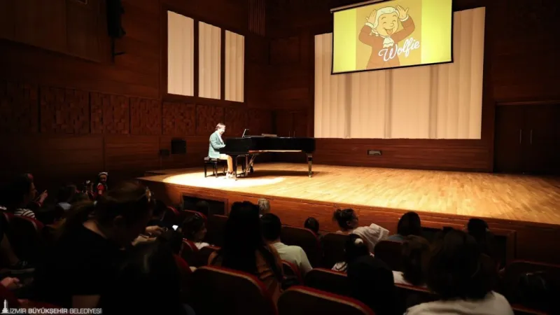 İzmir'de Minik Kalpler Mozart'la Coştu! Bu Konsere Bayılacaklar!