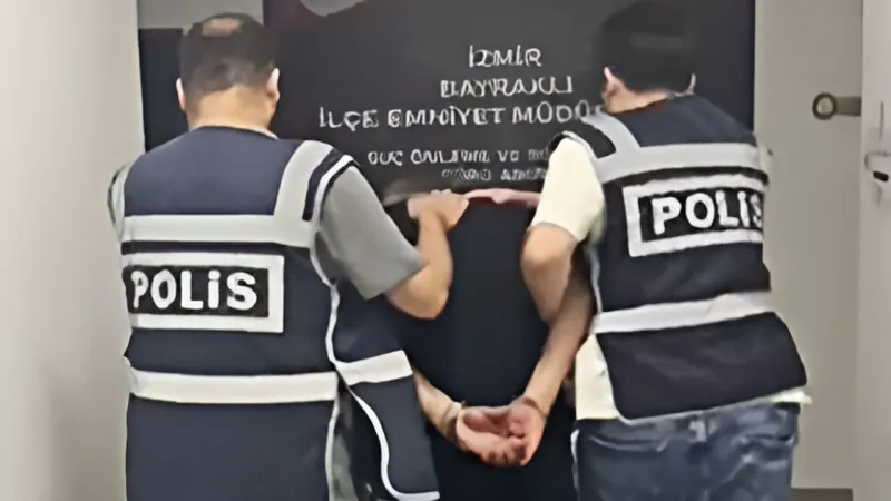 İzmir'de Otomobil Kurşunlayan Şüpheli Yakalandı! İşte Detaylar
