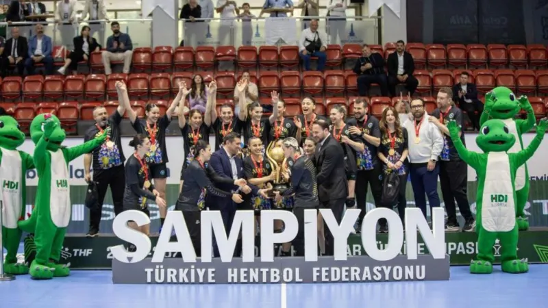 Bursa'dan İzmir'e Şampiyonluk! Kupa Bursa'nın!