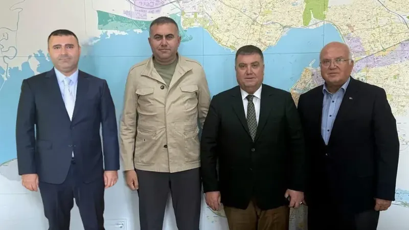 İzmir Taksicilerden Emniyet'e Teşekkür Ziyareti! Korsana Geçit Yok