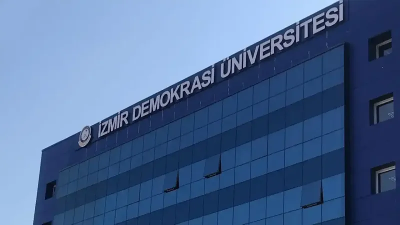 İzmir Üniversitesinde Şok İddialar: Mobbing ve Şantaj!