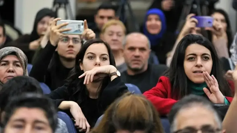 Öğretmen Ataması Şoku! İzmir'den Tepki: Kaos Kapıda mı?