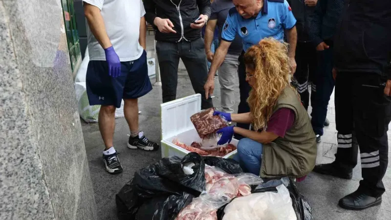 Çöp Torbasında Et Skandalı! İzmir'den Antalya'ya Otobüsle Şok Sevkiyat!