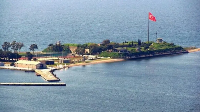Sancakburnu Kalesi: İzmir'i Koruyan Tarihi Sır!