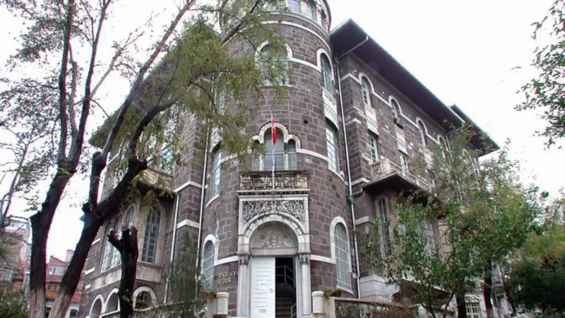İzmir'in Gizemli Tarihi: 8500 Yıllık Arşiv Sizi Bekliyor!