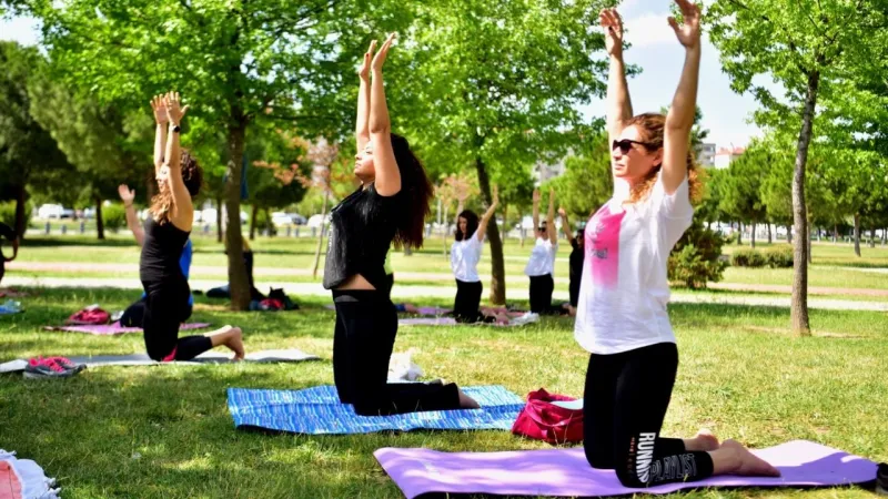 İzmir'de 8500 Yıllık Tarihte Yoga! Ücretsiz Etkinliğe Koşun!