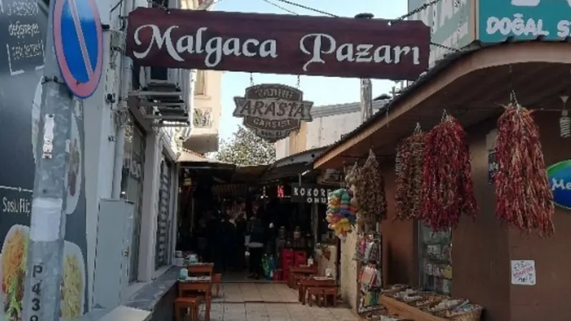 Malgaca Pazarı: İzmir'in Tarihi Çarşısına Yolculuk Rehberi!