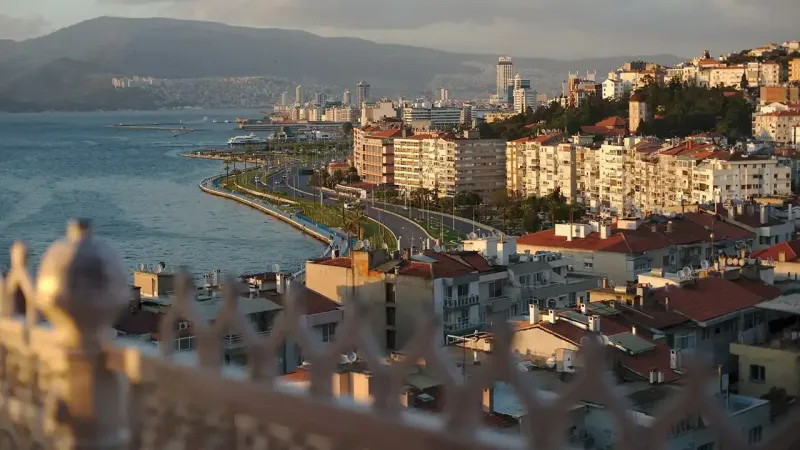 İzmir'de Yaşanmaz Dediğimiz O İlçeler! Gençler Şokta!