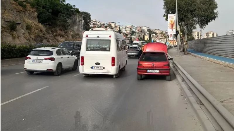 İzmir'de Trafik Kabusu! Anadolu Caddesi'nde Arıza Alarmı