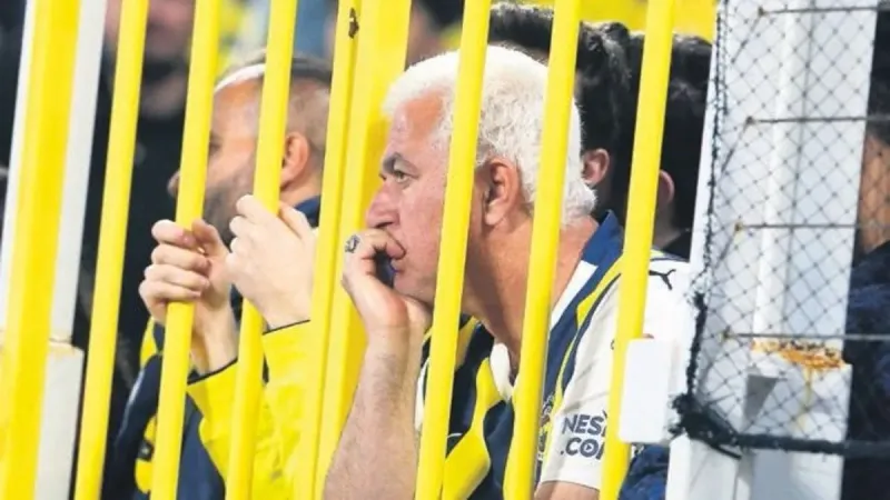Kadıköy'de Şimşekler Çaktı! Ali Koç İstifa Sesleri Yükseldi