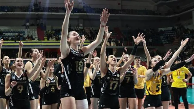 VakıfBank'tan Şampiyonlar Ligi Zaferi: İstanbul Finali Nefes Kesecek!