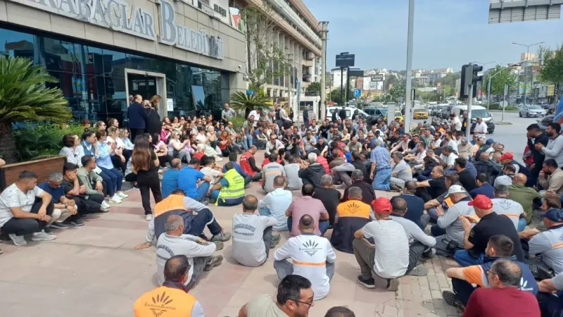 Karabağlar'da Maaş İsyanı! İşçilerden Oturma Eylemi Şoku