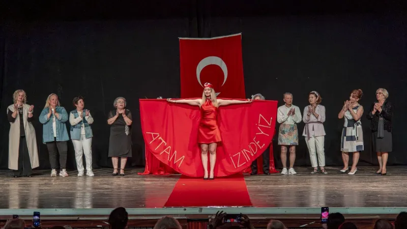Karşıyaka'nın Çınarları Podyumda! El Emeği Defilesi Göz Kamaştırdı
