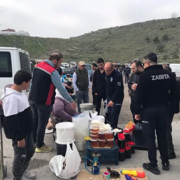 Kayseri'de Bitpazarı Dehşeti! Tarihi Geçmiş Gıdalar İmha Edildi