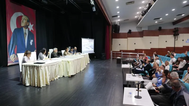 Özgür Özel'e Saldırıya Konak'tan Sert Tepki: Millet İradesine Saldırı!