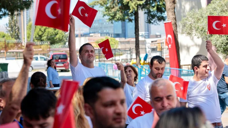 Konak'ta Engelsiz Eğlence! Müzik ve Dansla Coştular!