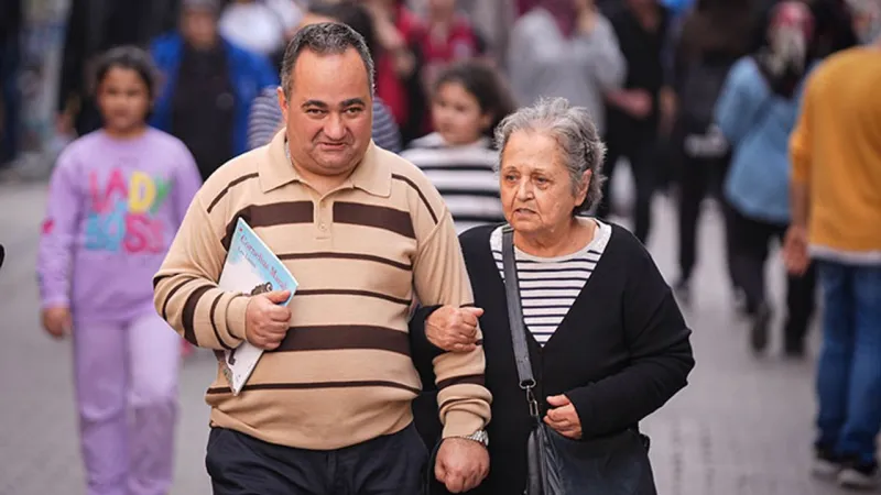 95 Kitapla Hayat Bulan Mete: Kütüphane Mucizesi!