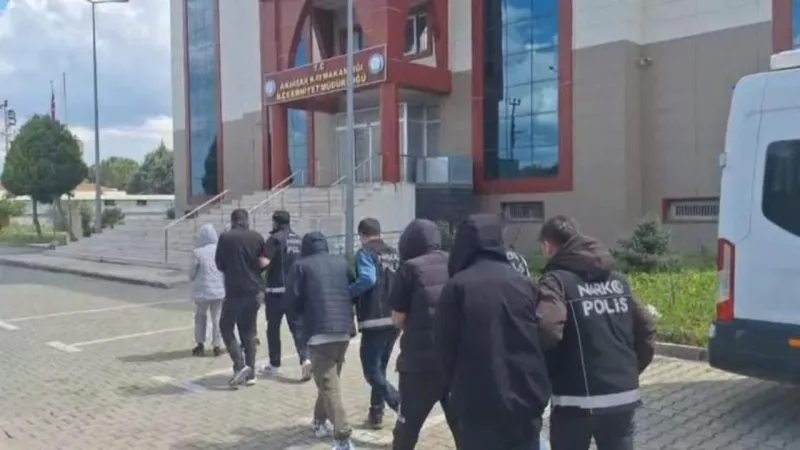 Manisa'da Şok Baskın! 42 Bin Hapla Yakalandılar! Zehir Tacirleri Kim?