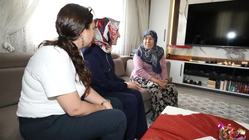 Menderes'ten Şehit Annelerine Duygulandıran Anneler Günü Ziyareti!