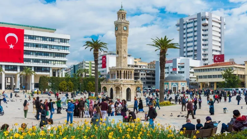 İzmir'de Yaz Geldi! Termometreler 30 Dereceyi Görecek mi?
