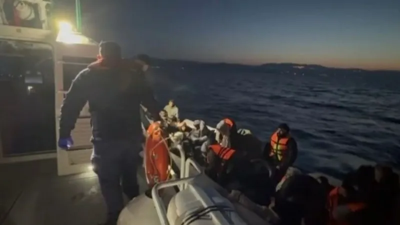 Sahil Güvenlik Alarmda! 29 Kaçak Göçmen Son Anda Kurtarıldı!