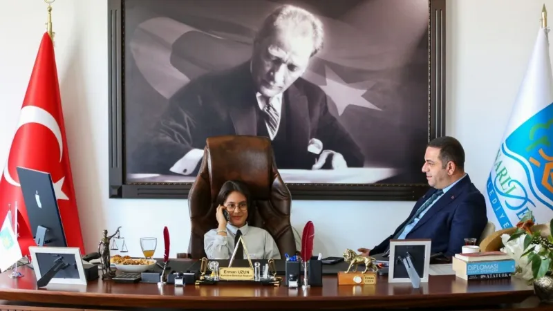 Narlıdere'de 23 Nisan Coşkusu! Minik Başkanın Talimatları Şaşırttı