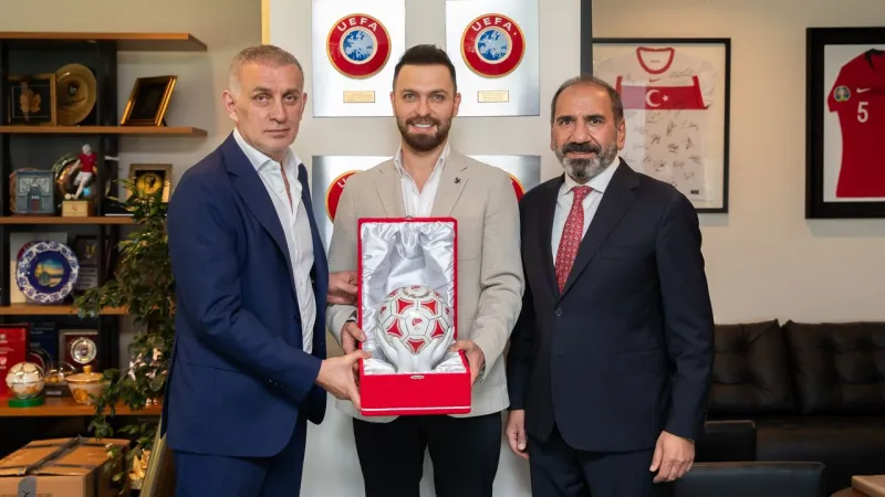 Osimhen'le Fotoğraf Krizi! Sivasspor Asbaşkanı İstifa Şoku!