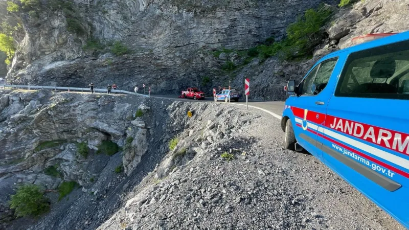 Feci Kaza: Otomobil Uçuruma Yuvarlandı! Alanya'da Şok Ölüm