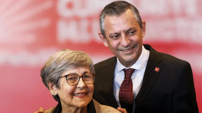 Özgür Özel'den Anneler Günü Mesajı: Anneler Kaderi Değiştirir!
