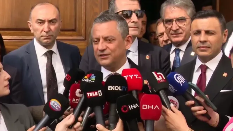 Özgür Özel'den Erdoğan'a Tokat Gibi Cevap: Serseriden Ders Almam!